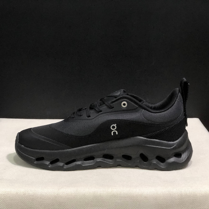 Cloudtilt Loewe - Black