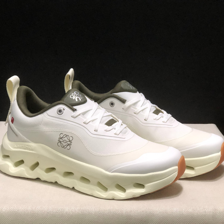 Cloudtilt × Loewe — Cloudtilt White Khaki