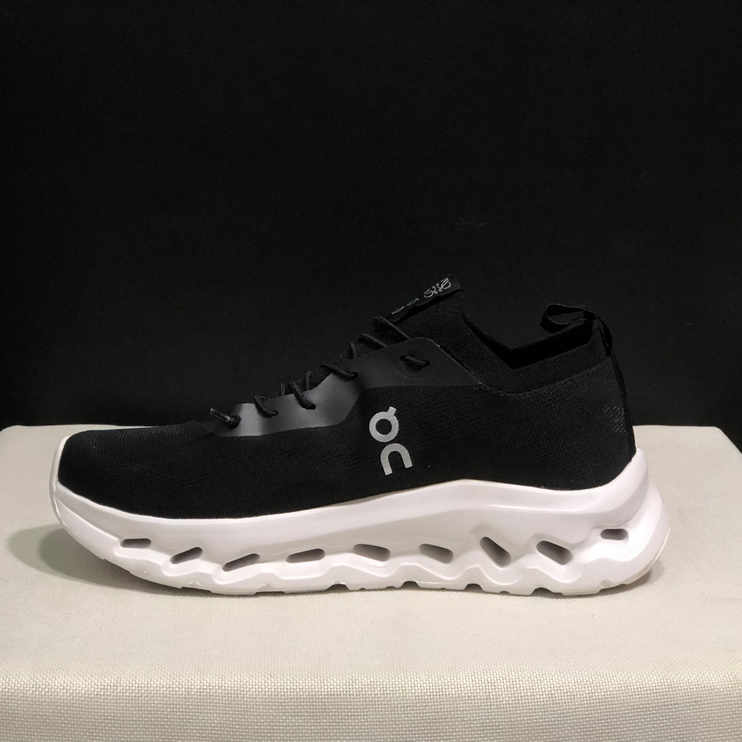 Cloudtilt Loewe 2.0 - Black et White