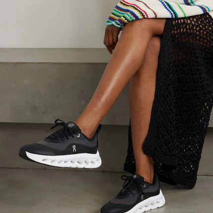 Cloudtilt Loewe - Black et White